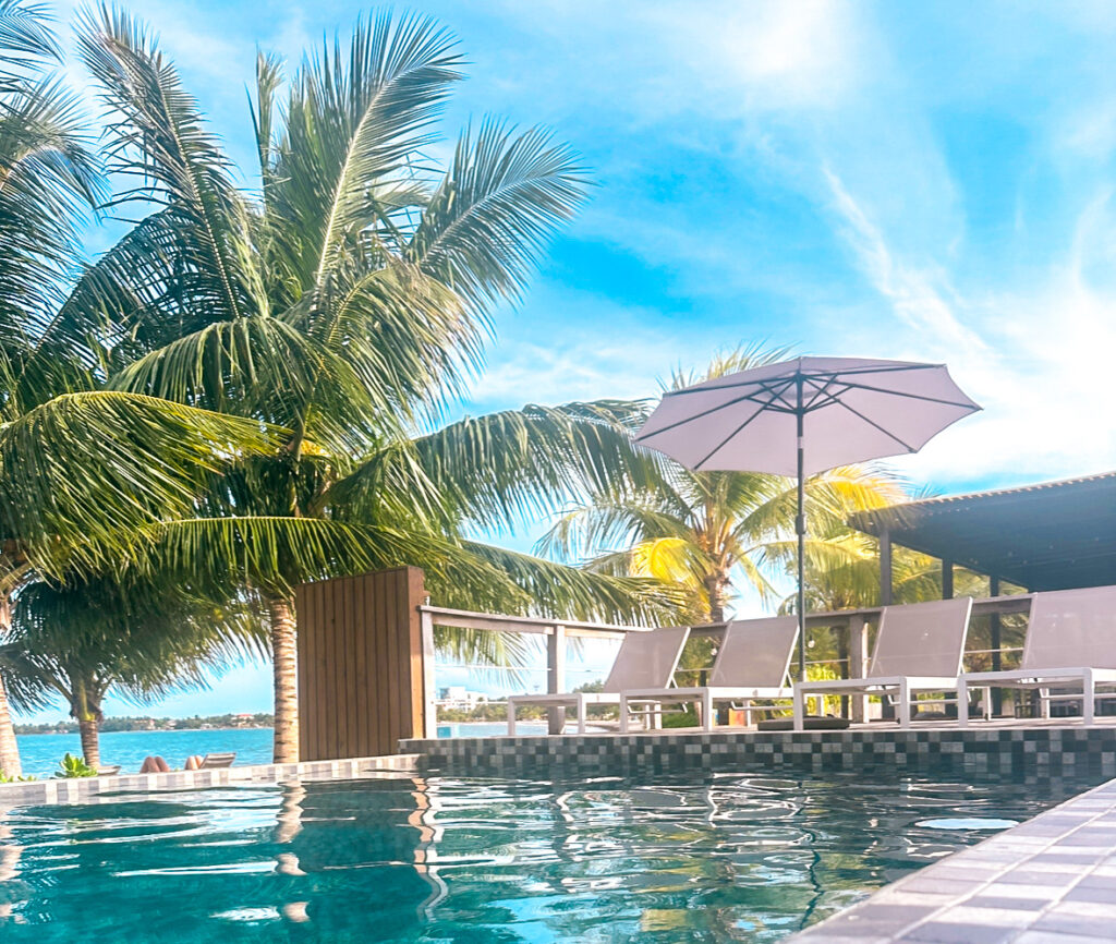 tropical-pool-at-placencia-beach-club-in-placencia-belize