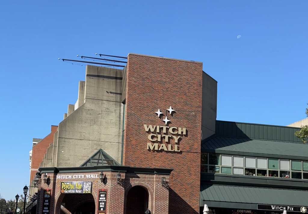 witch-city-mall-on-essex-street-in-salem