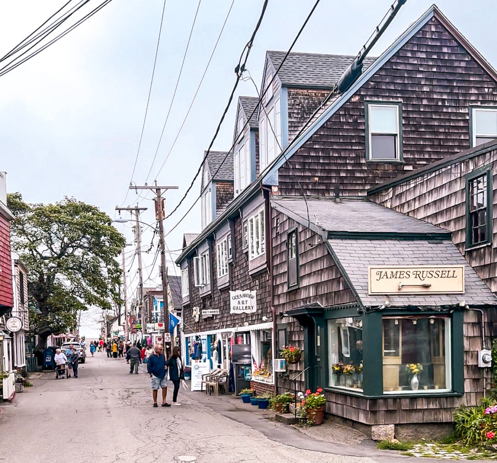 cute-Rockport-street-filled-with-shoppers-and-tourists
